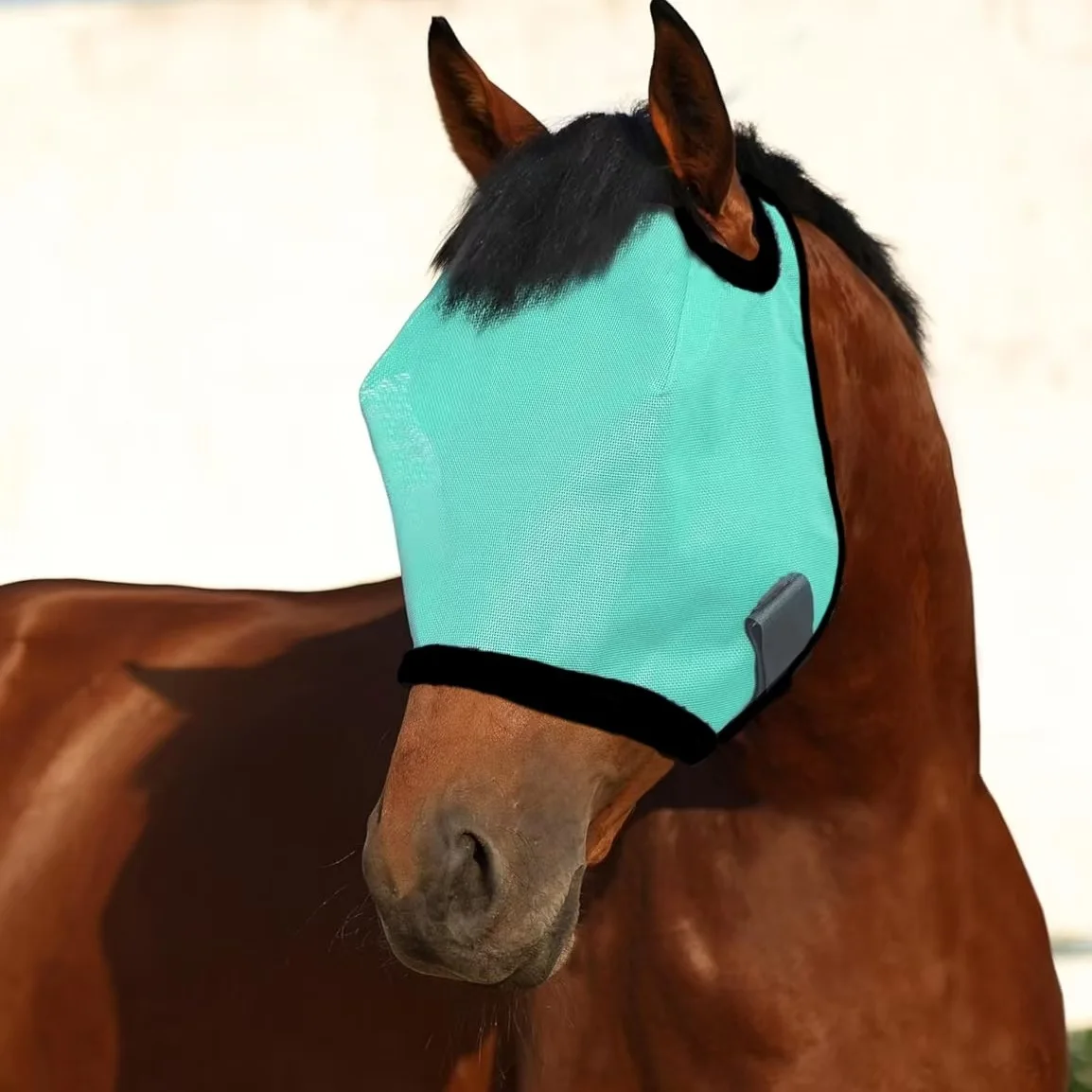 Scb4491ff769b4676b2593f38ac89625aj-1.webp Meshmasker voor paarden met zonneklep – Groen – 75 × 39 cm - Afbeelding 1
